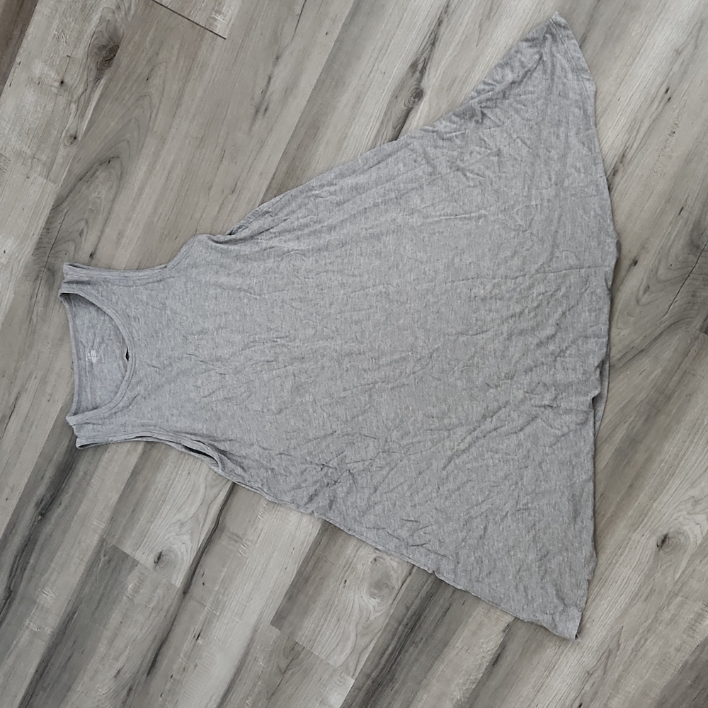 Casual gray sleeveless dress